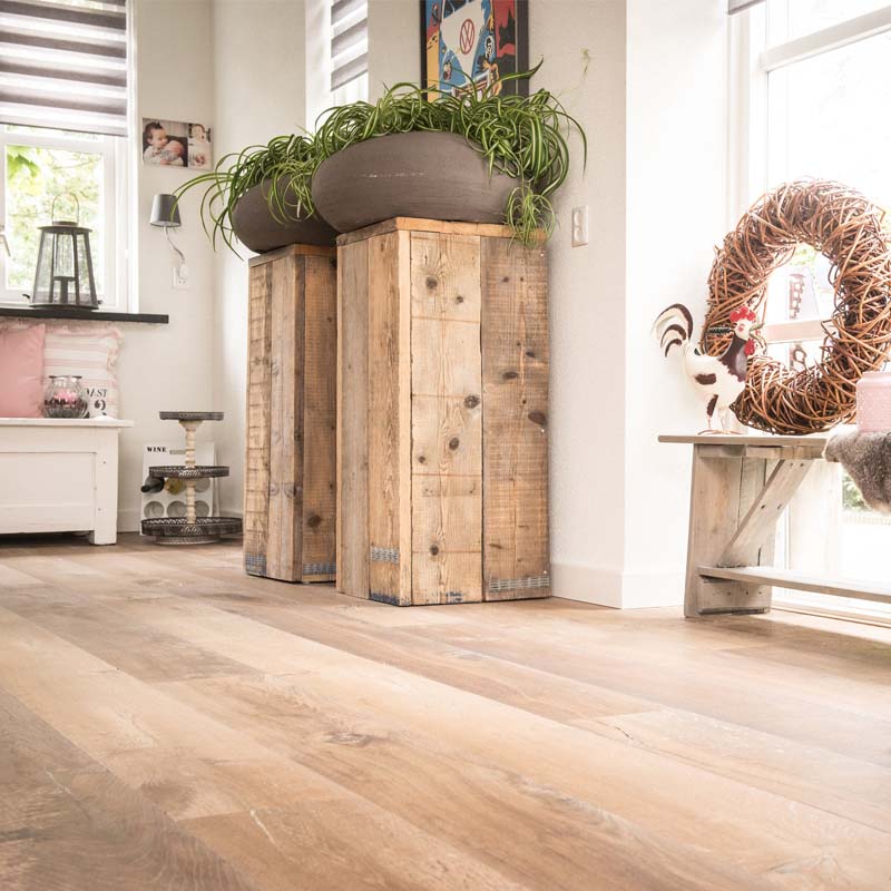 Laminate floor boards